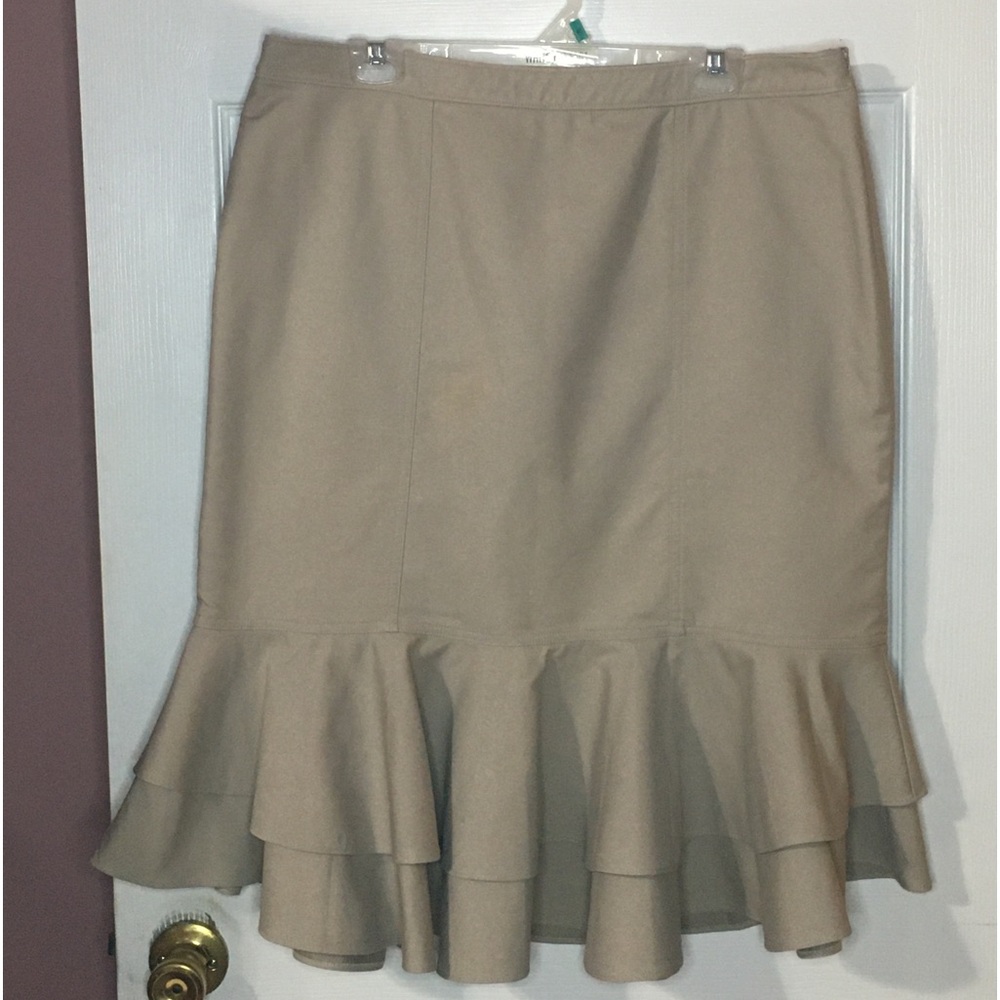 Flirty HALOGEN Ruffled Pencil Skirt